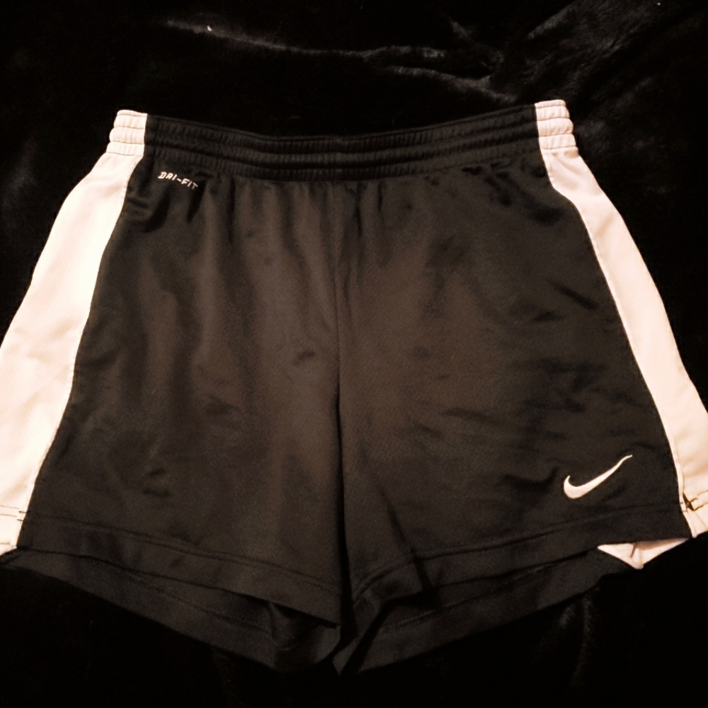 Nike Dri-FIT Classic